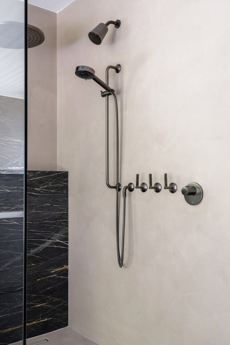 douche_stuc op wand_iSOX